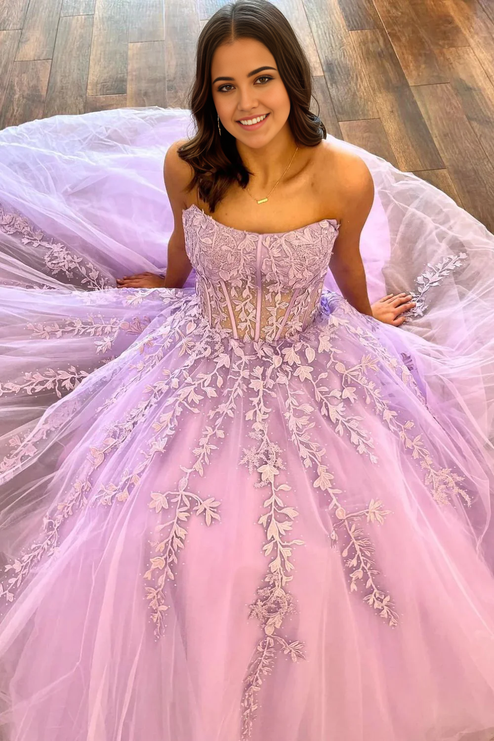 Vestido de fiesta morado con corsé, corte A, sin tirantes y apliques
